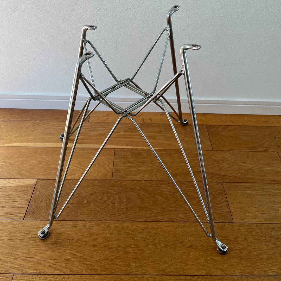 モダニカ　イームズ アームシェルチェア