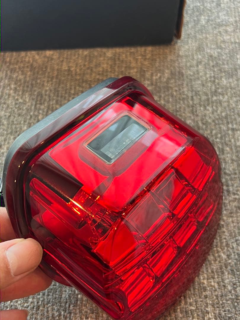 ハーレー純正 テールライトキット 赤/ナンバー灯白LED付き