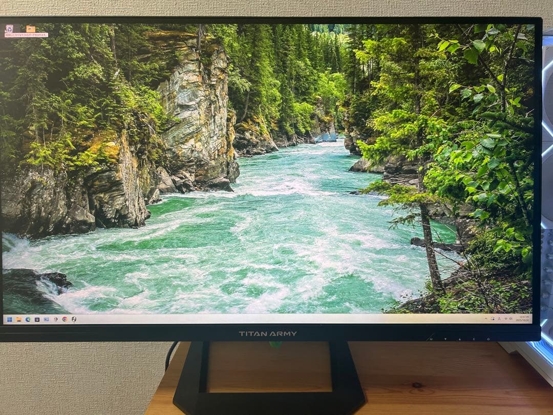 TITAN ARMY P275MV MAX 4Kディスプレイ