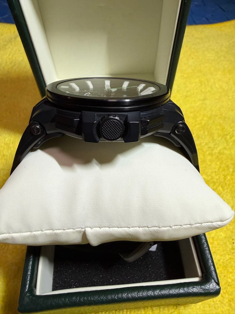 プロトレック PRO TREK PRW-7000-1AJF