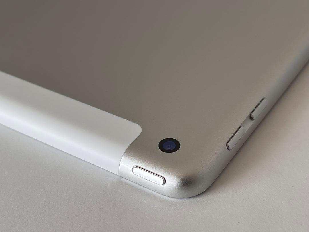 極美品 Apple iPad 6世代 32GB Wi-Fi シルバー