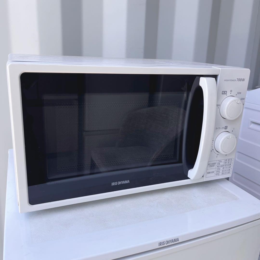 取付無料！完動品！アイリスオーヤマおしゃれホワイトコンパクト冷蔵庫・電子レンジ！