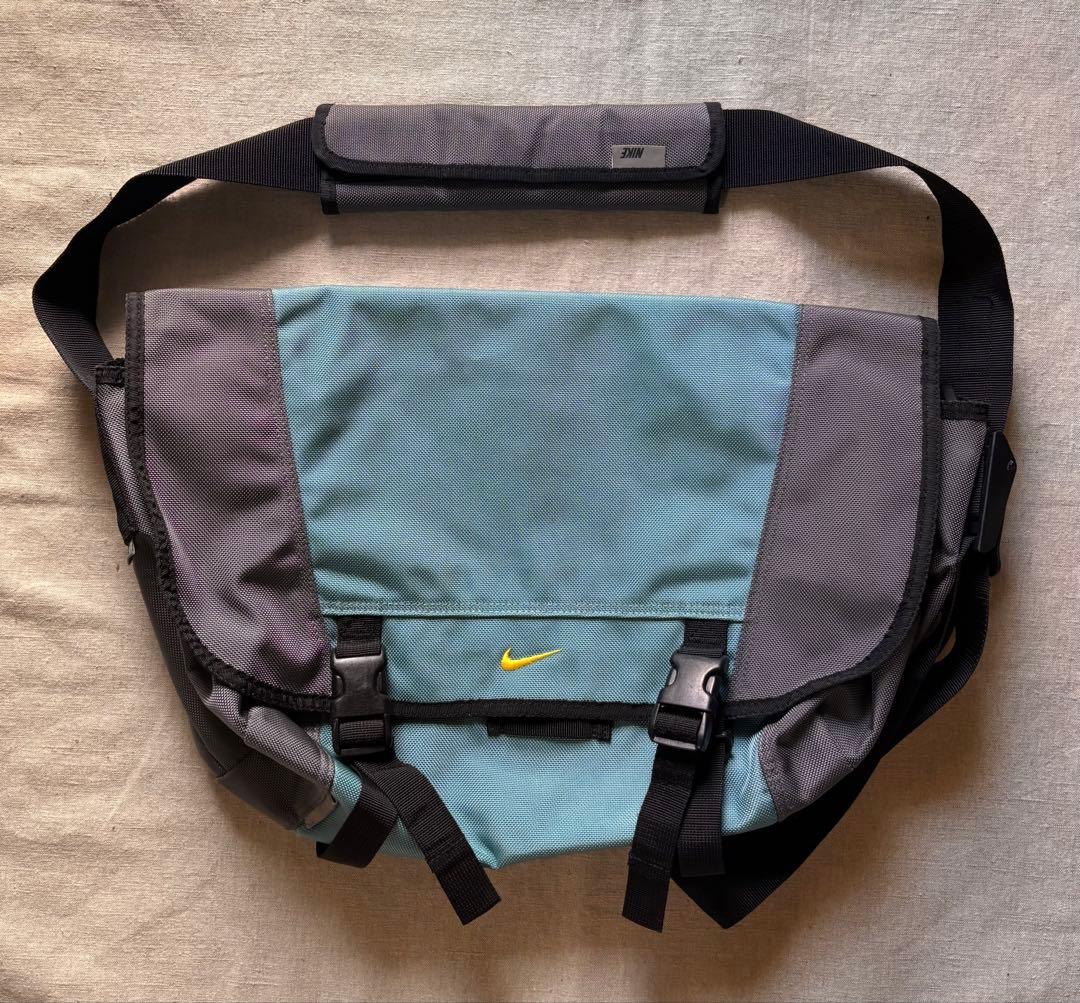 【極美品】00s NIKE メッセンジャーバッグ ナイキ テック ギミックY2K