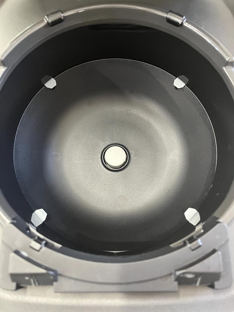 TOSHIBA　炊飯器　RC-10HGW　圧力IH炊飯器