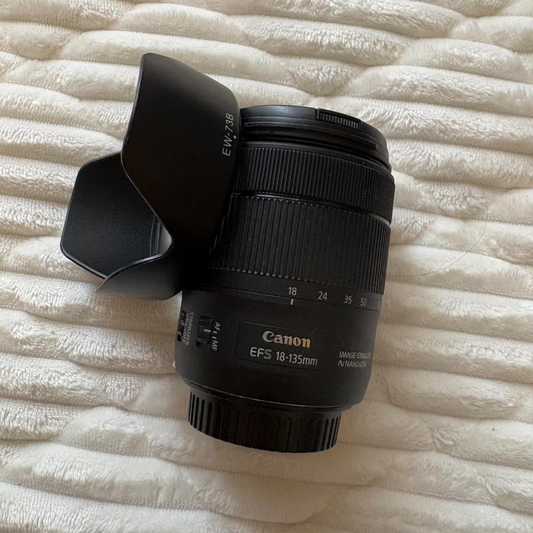 Canon EF-S 18-135mm レンズ　キャノン　レンズ
