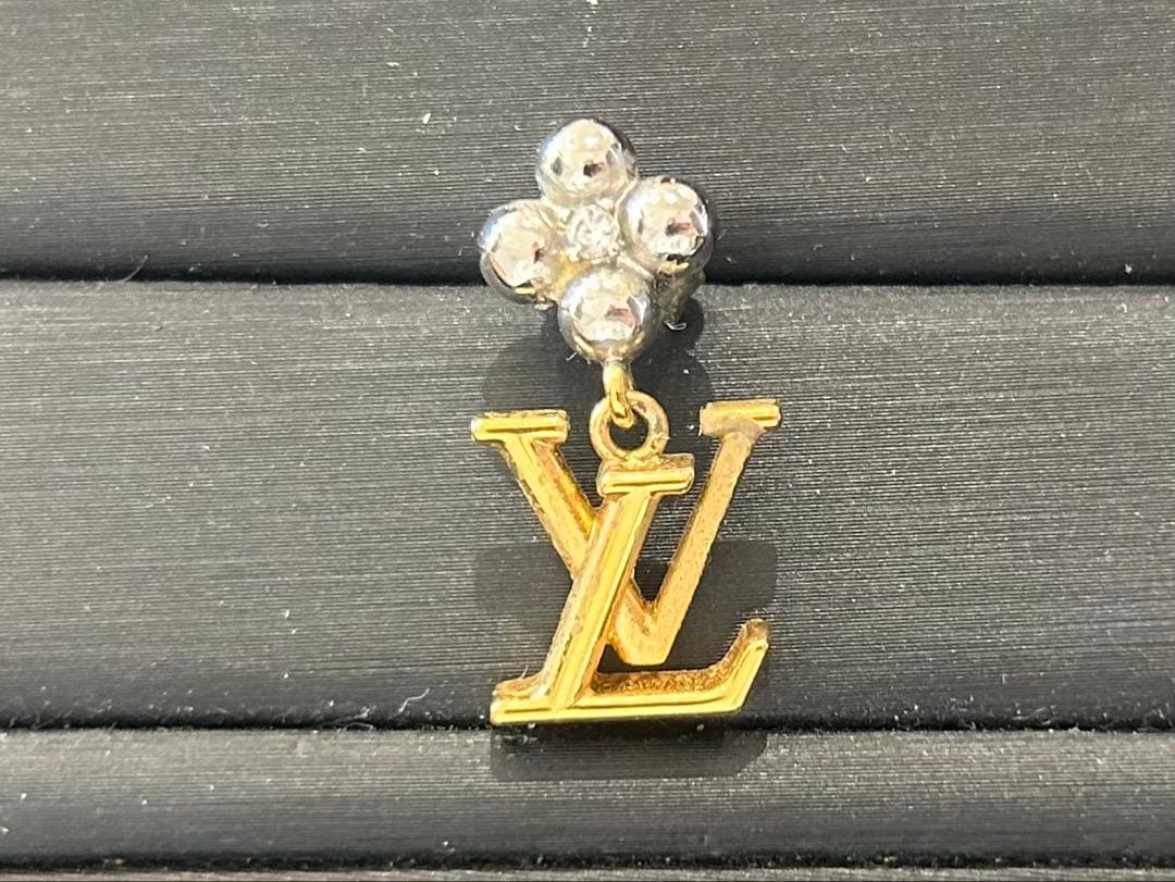 て*ず様 Louis Vuitton ロゴピアス(片耳用)