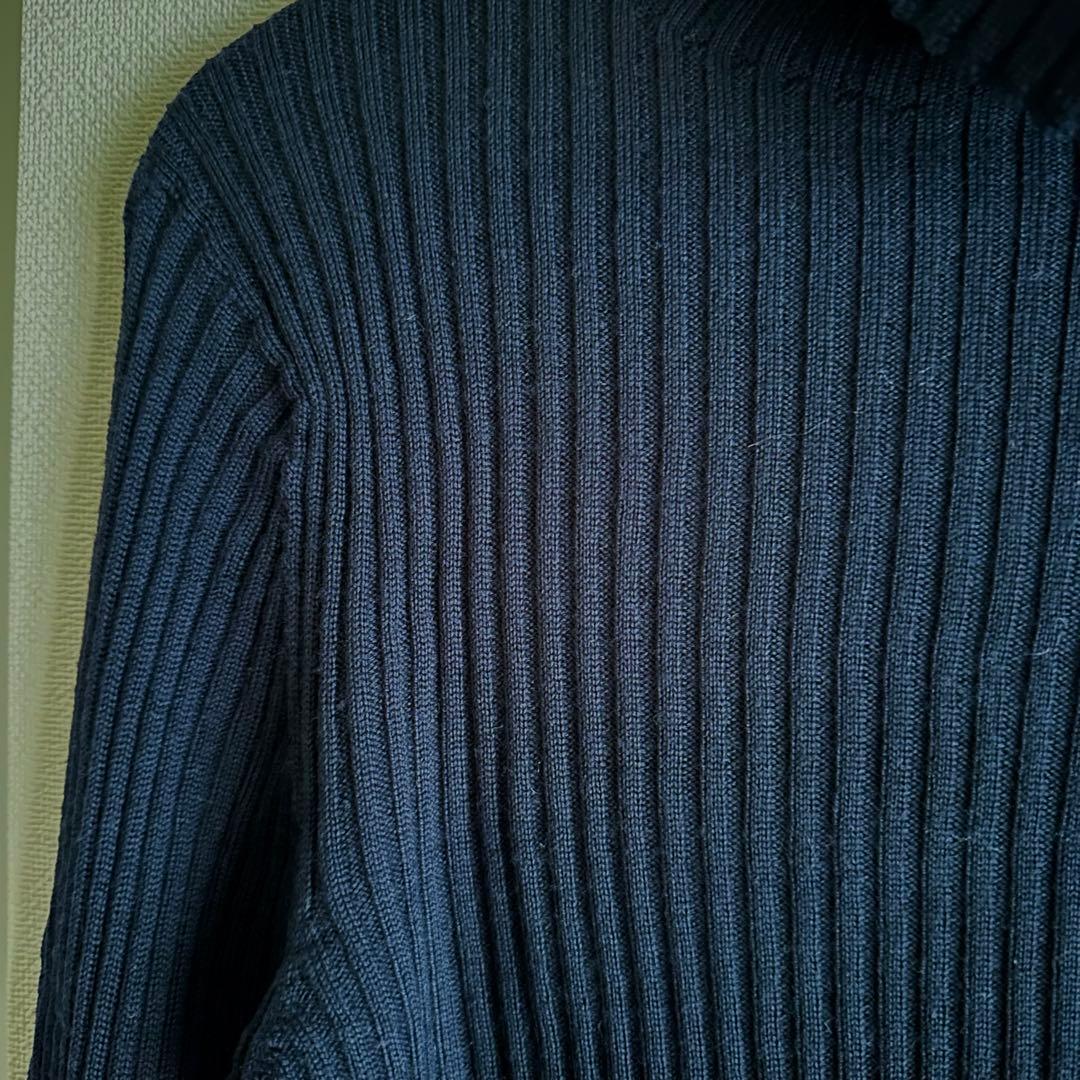 Cygne lilyネイビー 袖フリルタートルニット