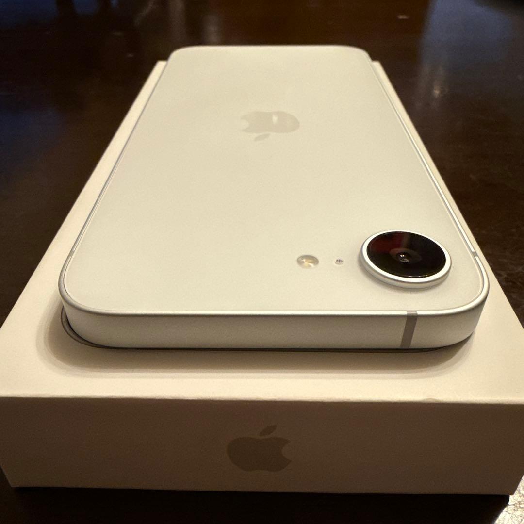 SIMフリー iPhone16e 128GB ケース、フィルム付き