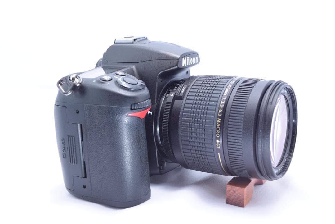 ②Nikon D7000 デジタル一眼レフカメラ　望遠レンズ付き