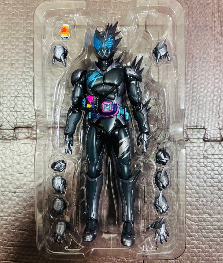 S.H.Figuarts 仮面ライダーリバイスシリーズ　4種セット　開封済