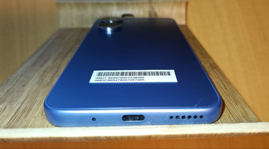 スマートフォン本体 libero 5G IV