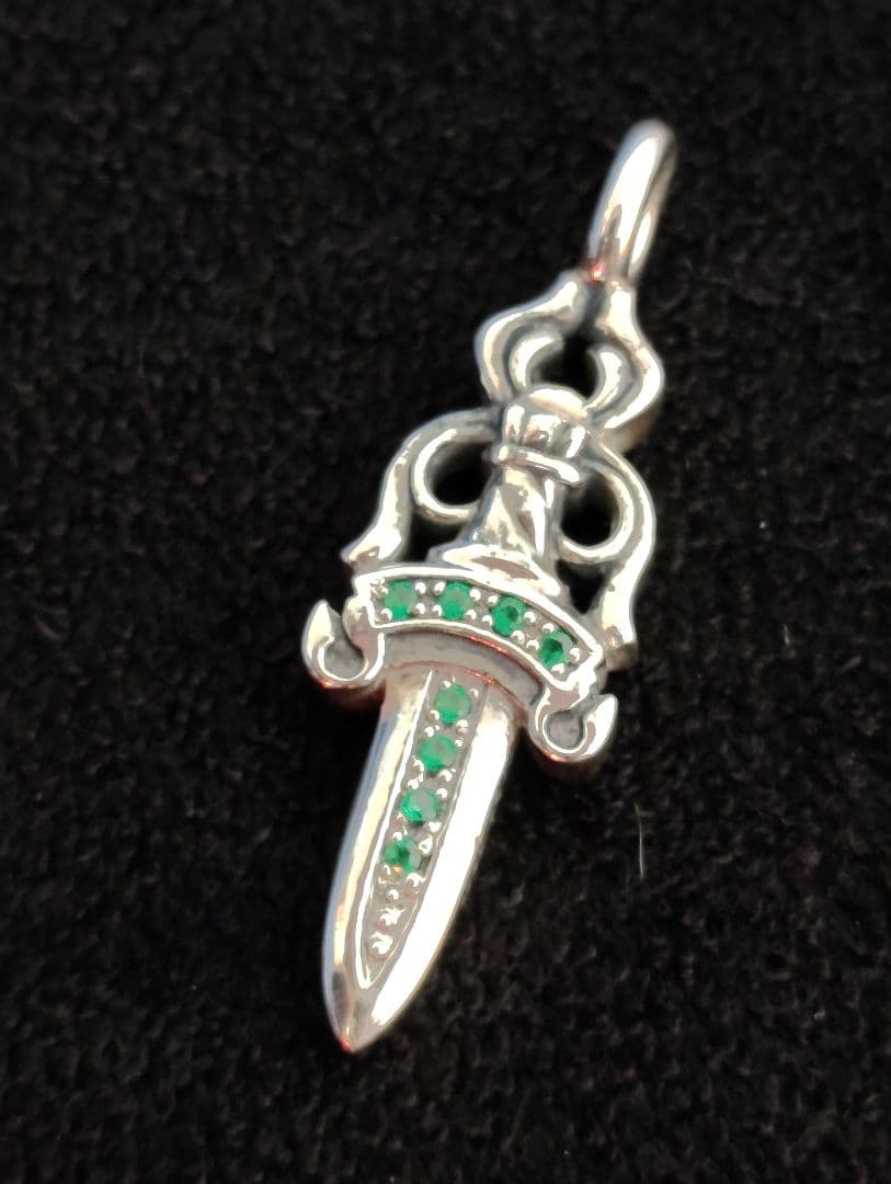 クロムハーツ　ダブルダガーペンダント