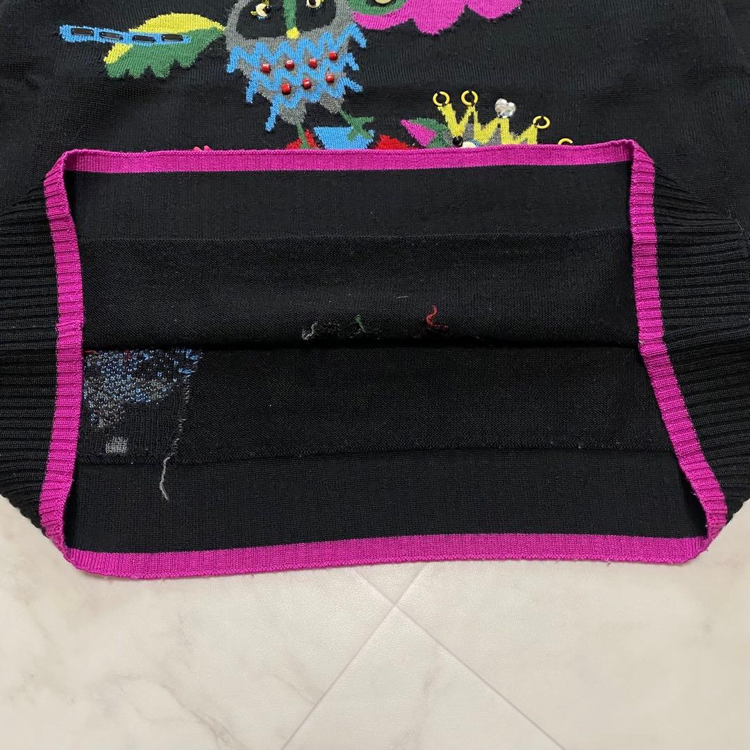 美品✨アルベロベロ　黒　ニット　ハイネック　ぶたさん　フクロウ　ビーズ装飾