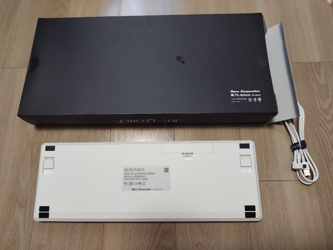 REALFORCE R3 ハイブリッド変荷重 日本語配列 ホワイト R3HA22