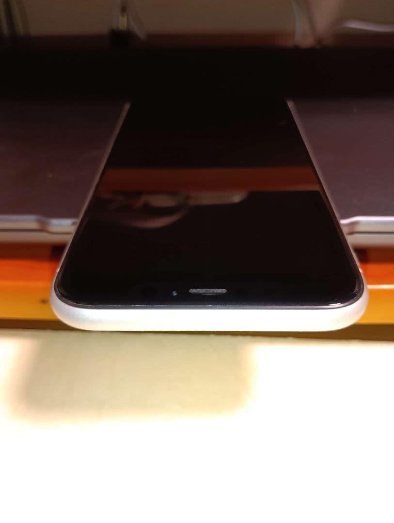 Apple iPhone XR ホワイト 6.1インチ 本体