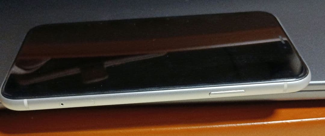 Apple iPhone XR ホワイト 6.1インチ 本体