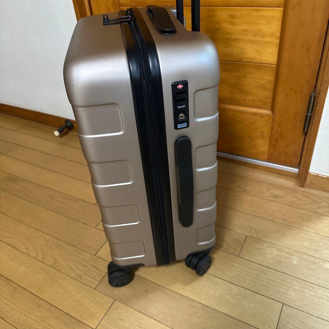 無印　バーを自由に調節できるハードキャリーケース