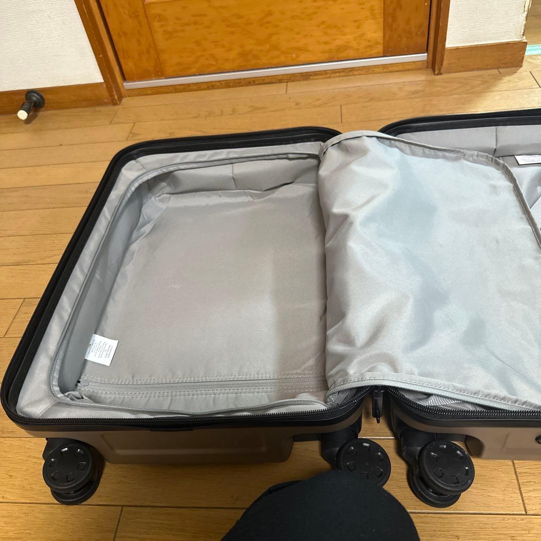 無印　バーを自由に調節できるハードキャリーケース