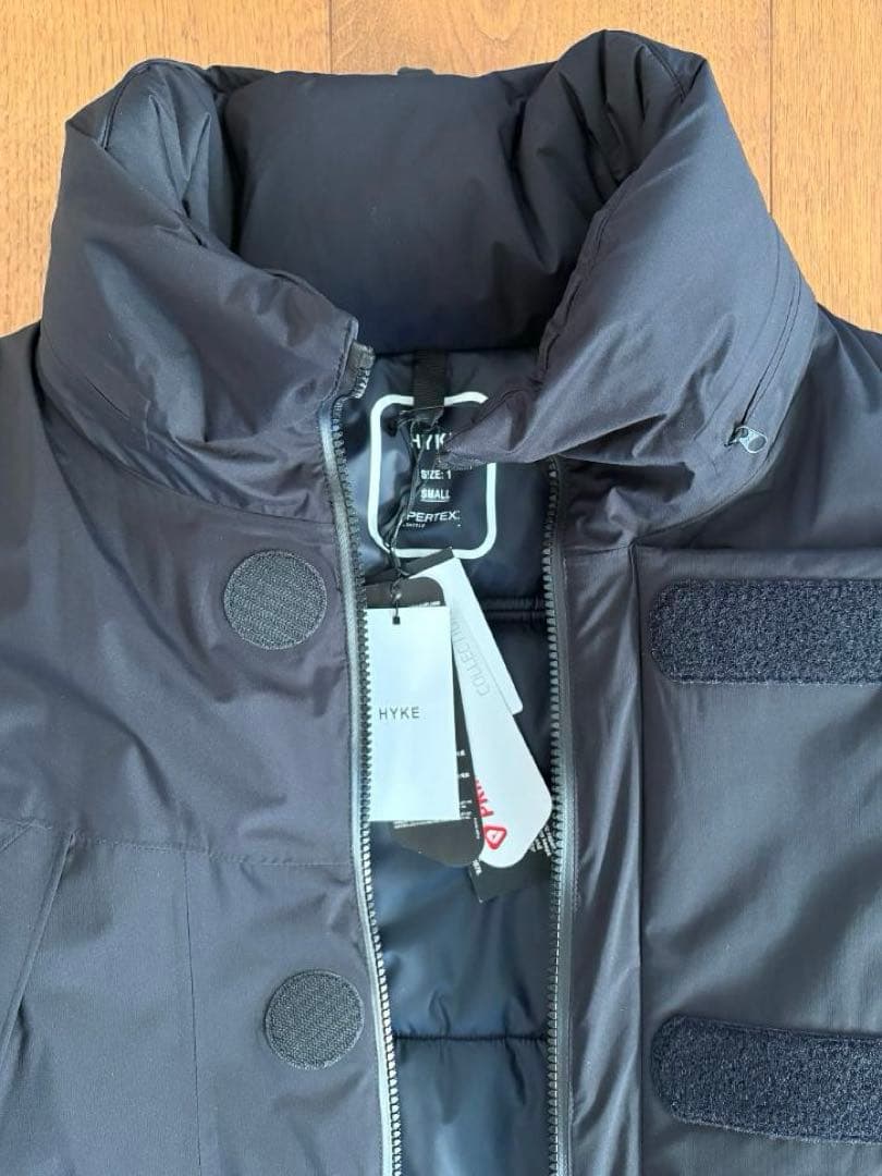 【新品タグ付】25AW HYKE PERTEX PUFF PARKA 黒サイズ1