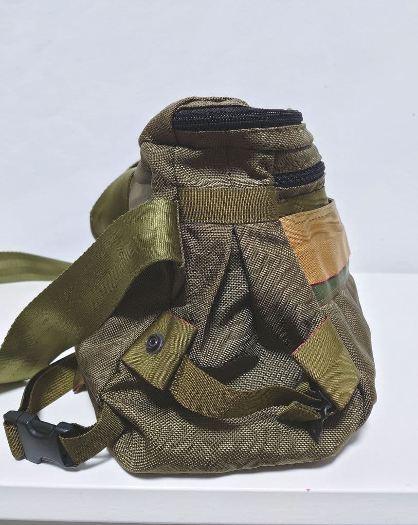 ブリーフィング メッセンジャー ショルダーバッグ アメリカ製 多機能大容量