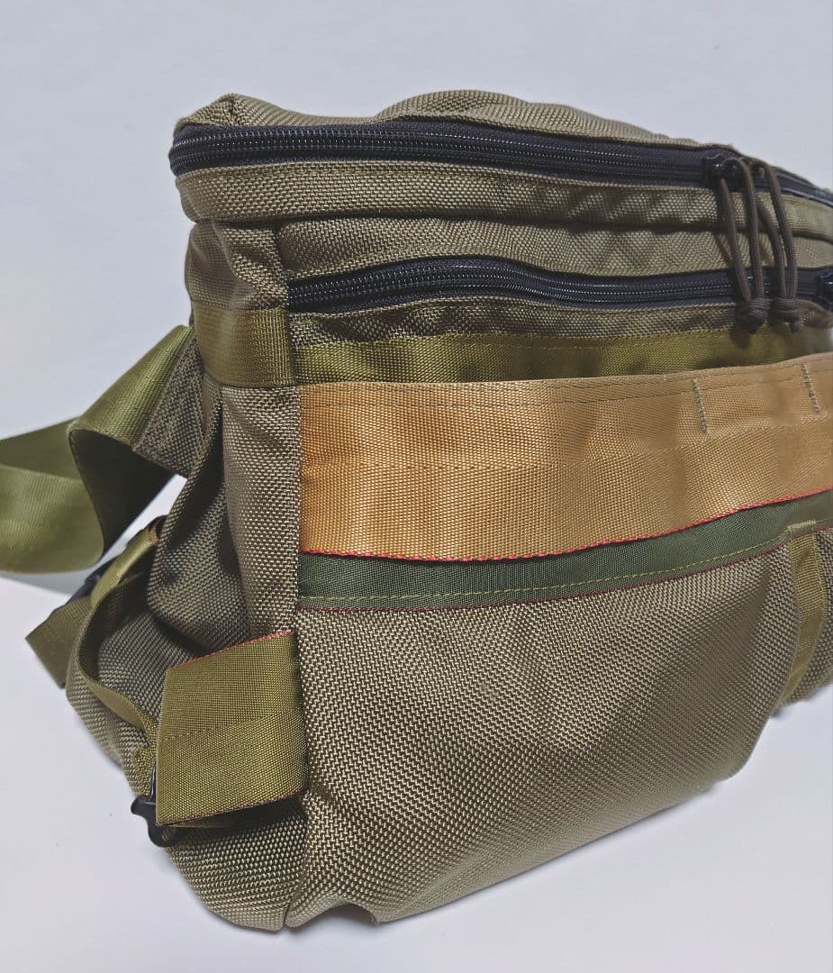 ブリーフィング メッセンジャー ショルダーバッグ アメリカ製 多機能大容量