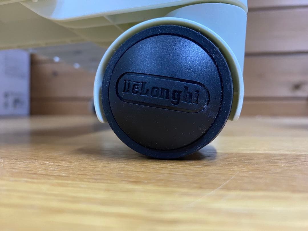 美品　デロンギオイルヒーター　RHJ65L0915