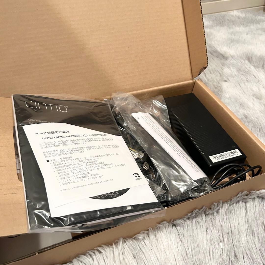 【極美品】 Wacom Cintiq 27QHD 専用スタンド付