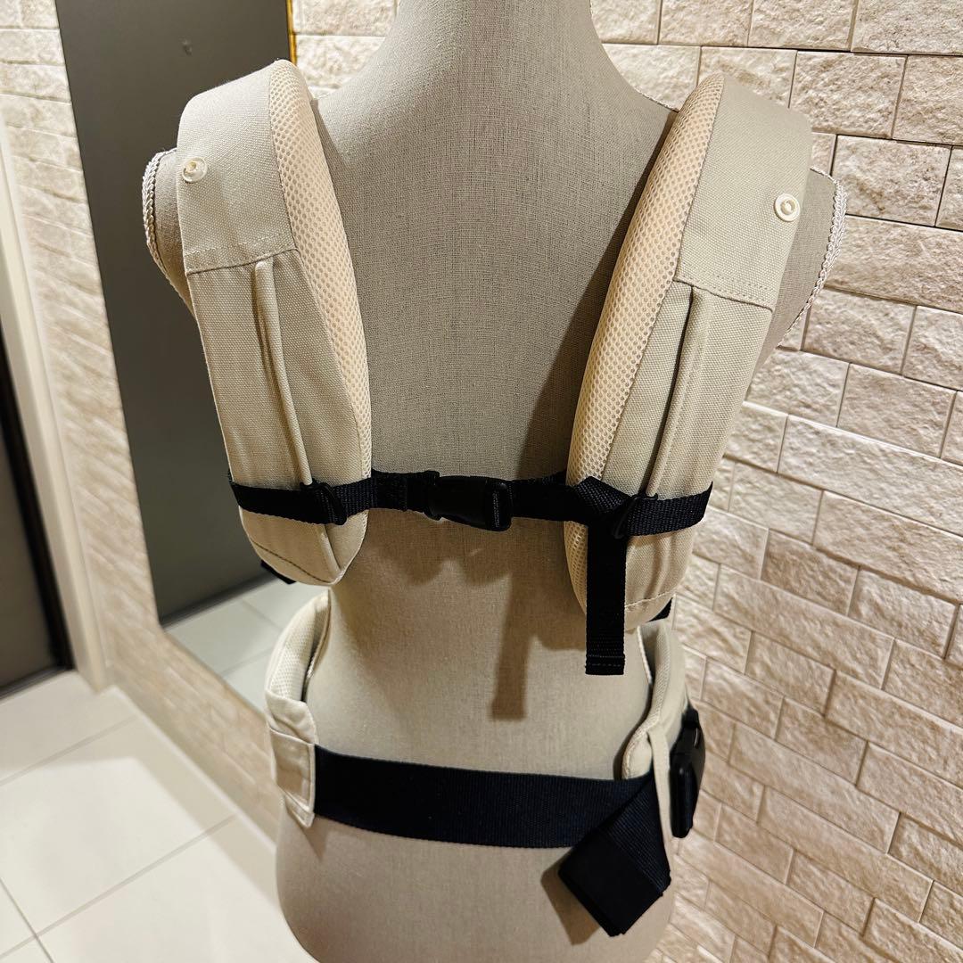 【未使用品】キューズベリー　CUSE BERRY 抱っこ紐　Nico ベージュ