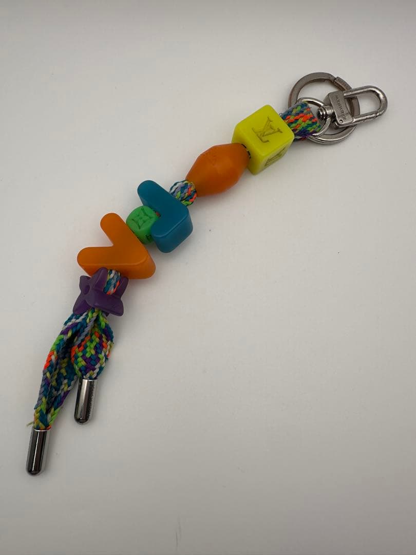 LOUIS VUITTON ルイヴィトン ポルトクレ LV プレイ キーホルダー