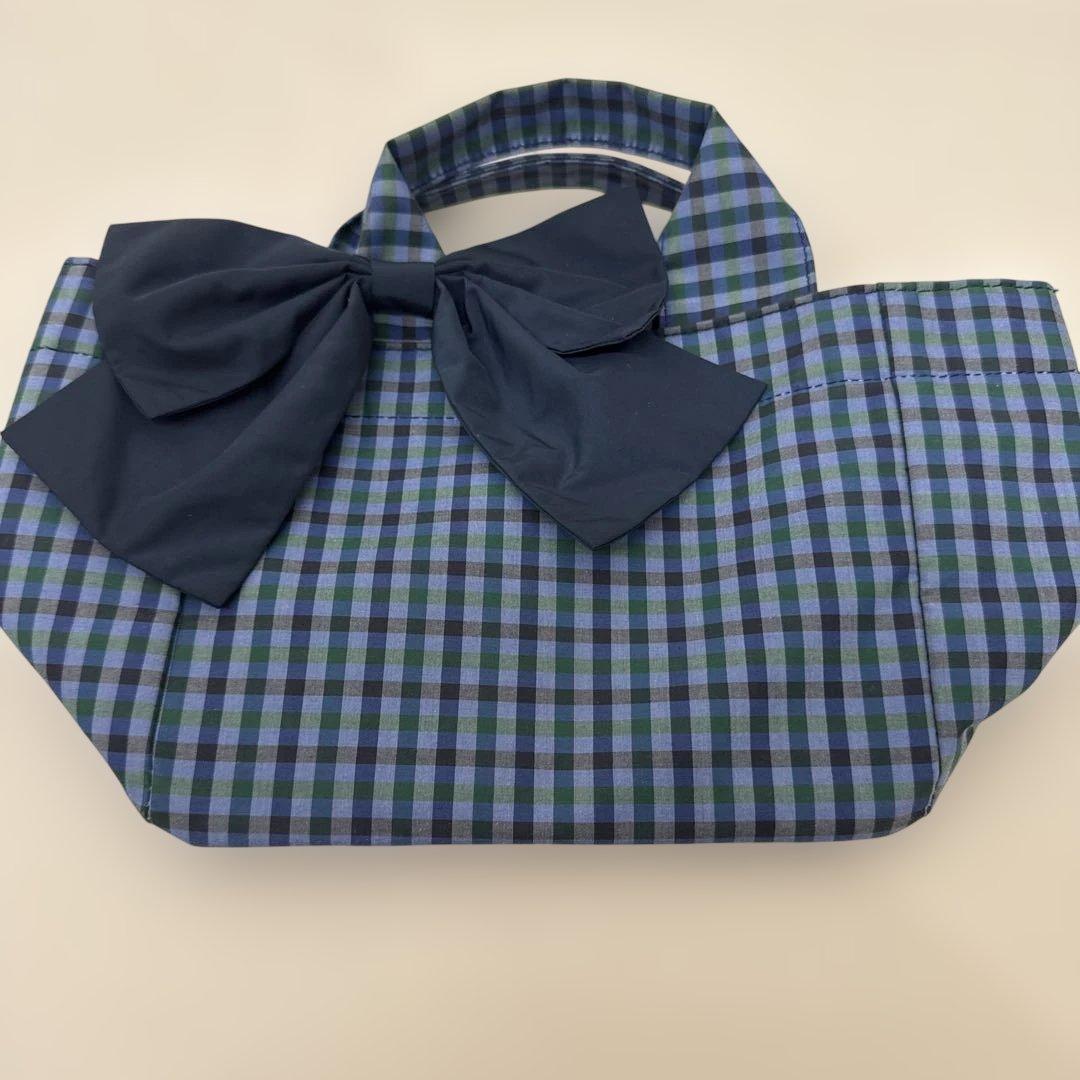 ファミリア　チェック柄リボン付き手提げバッグ