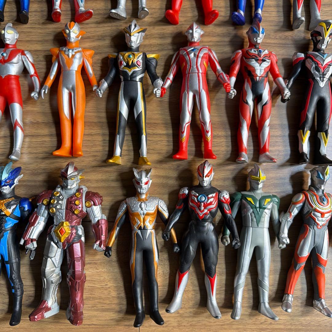 うーでぃー　ウルトラマン44体と怪獣53体まとめ売り