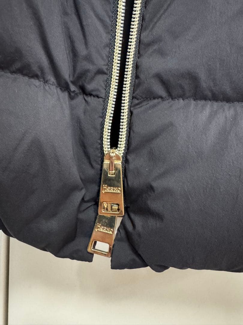 （美品）HERNO ヘルノ　40 ダウンコート　定番