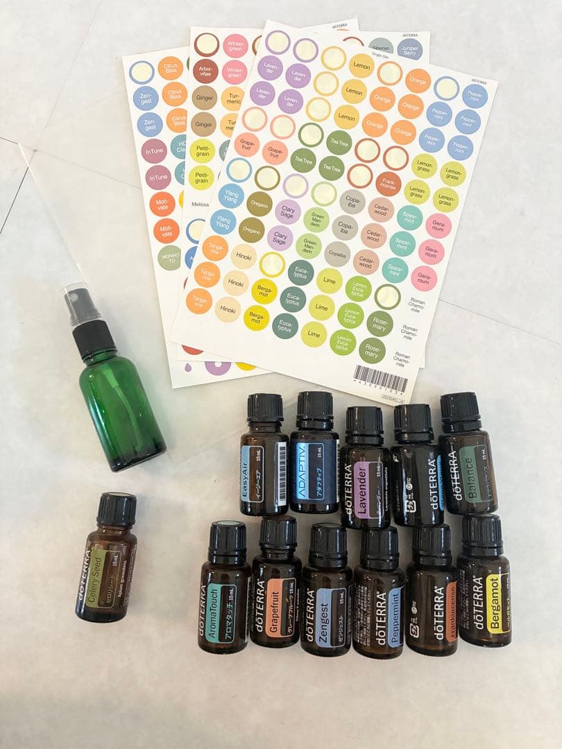 ドテラ アロマオイルアロマタッチイージーエア　ラベンダー等11点セット