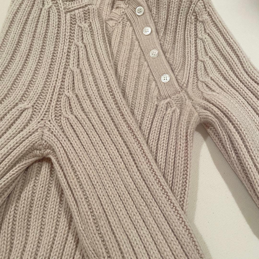 セオリー theory ベージュ リブ編み 長袖セーター ボタン付き ニット
