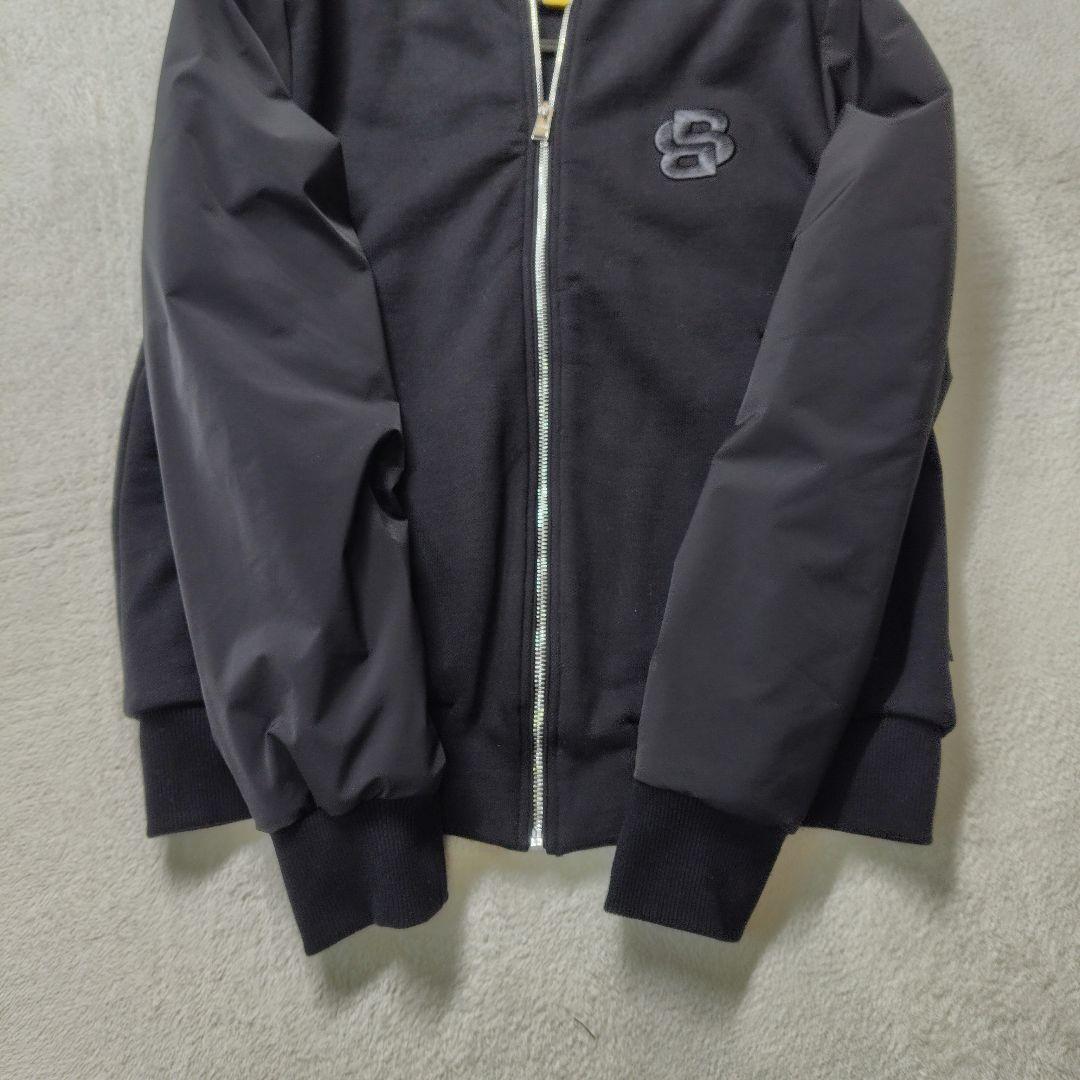 未使用に近い　現行　ヒューゴボス　ブルゾン　異素材　切り替え　中綿　刺繍　L