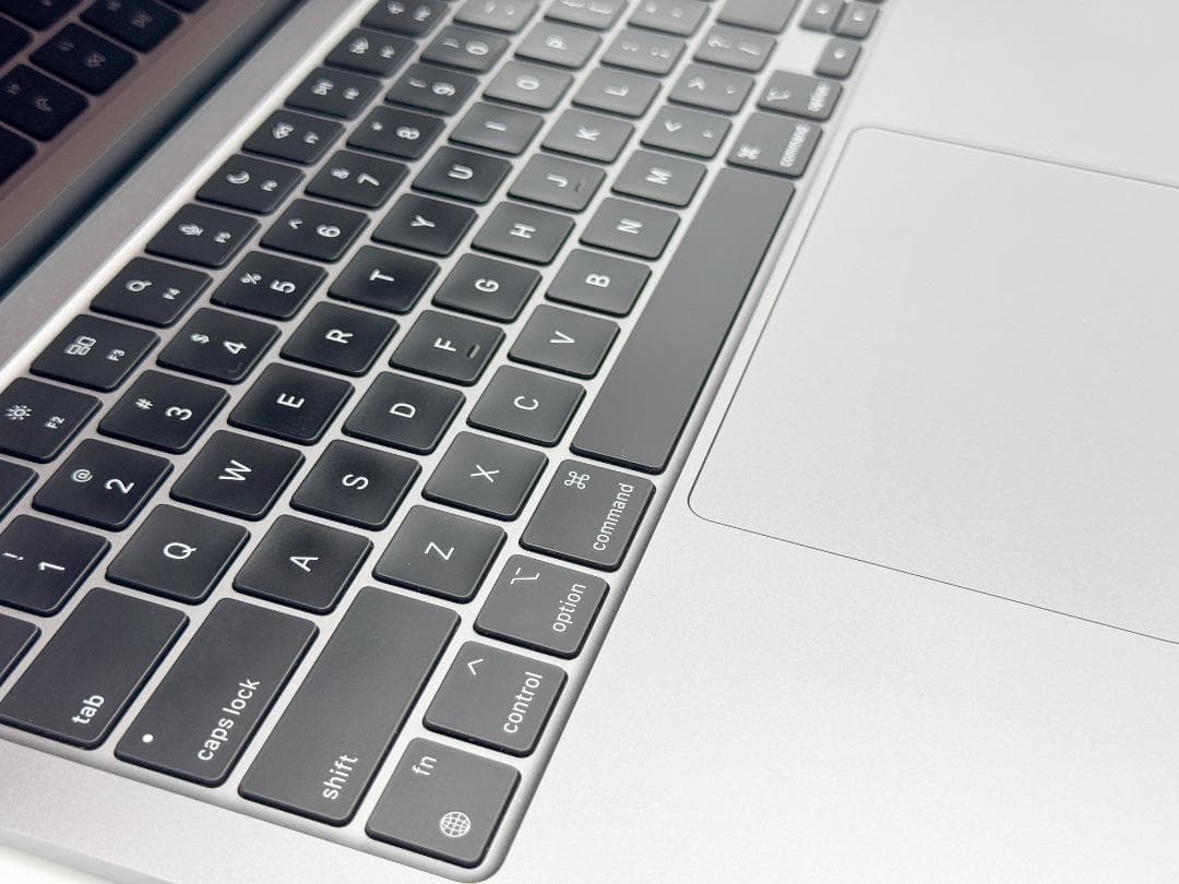 MacBook Air 13インチ M3 2024 8GB 256GB