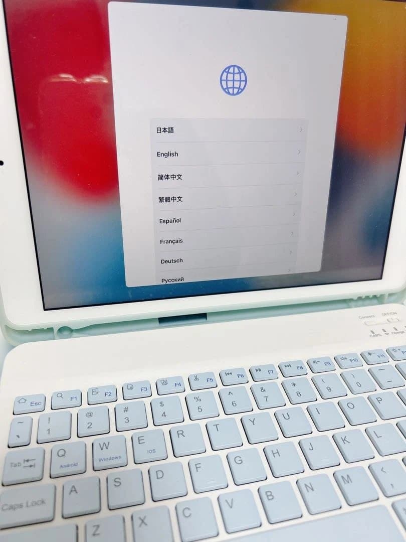 【中古品】Apple iPad 第7世代　カバーキーボード付