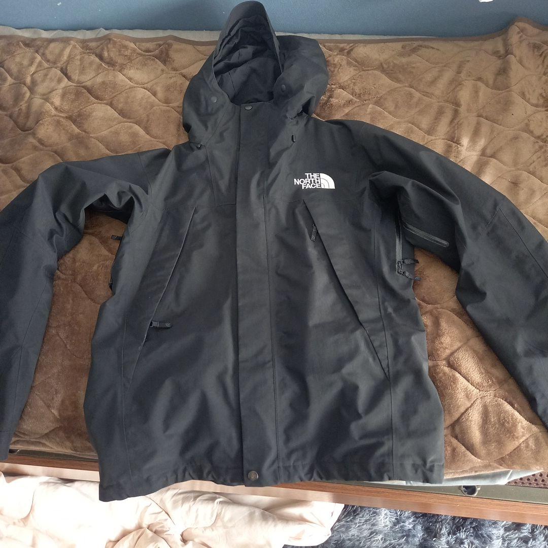 NP61800 　マウンテンパーカー