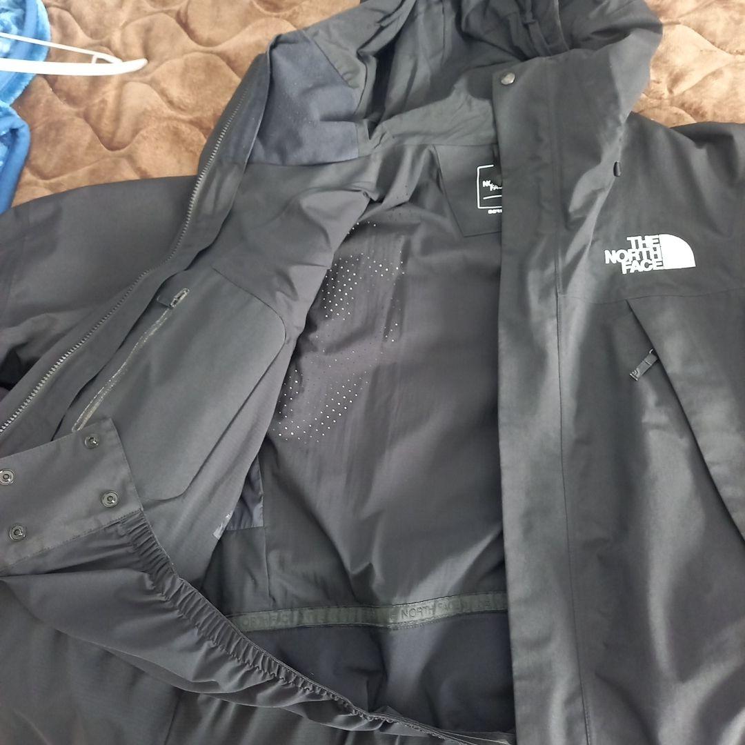 NP61800 　マウンテンパーカー