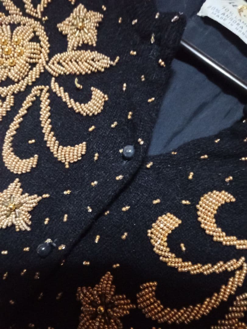 逸品物一品物　黒の刺繍入りアンゴラニットカーディガン　香港製Y2K