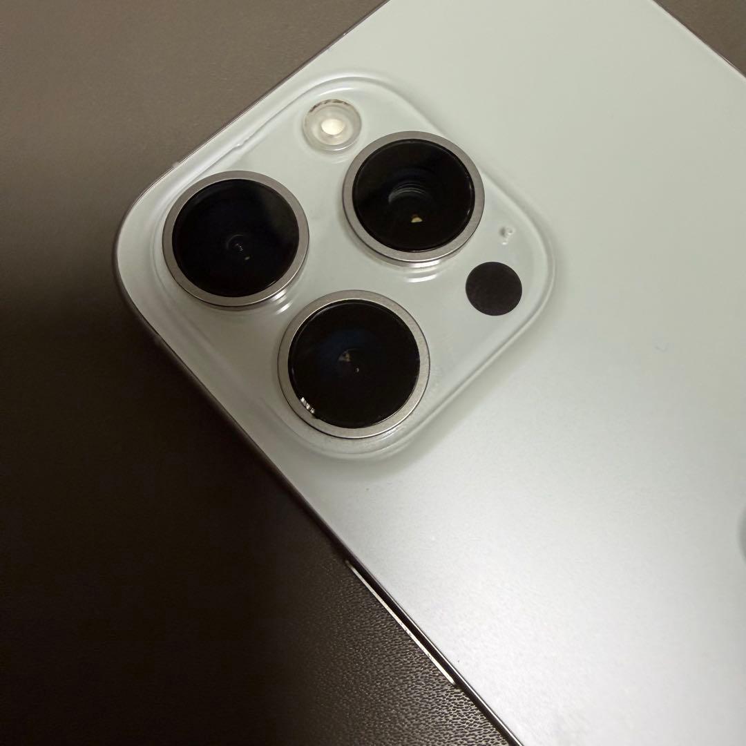 Apple iPhone 15 Pro MAX 本体 ホワイト