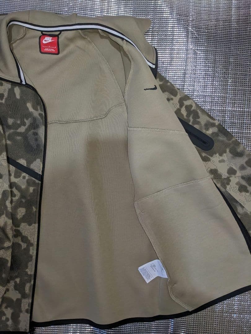 ナイキ テックフリース 上下セットアップ 迷彩柄Ｌサイズ 【新品未使用】