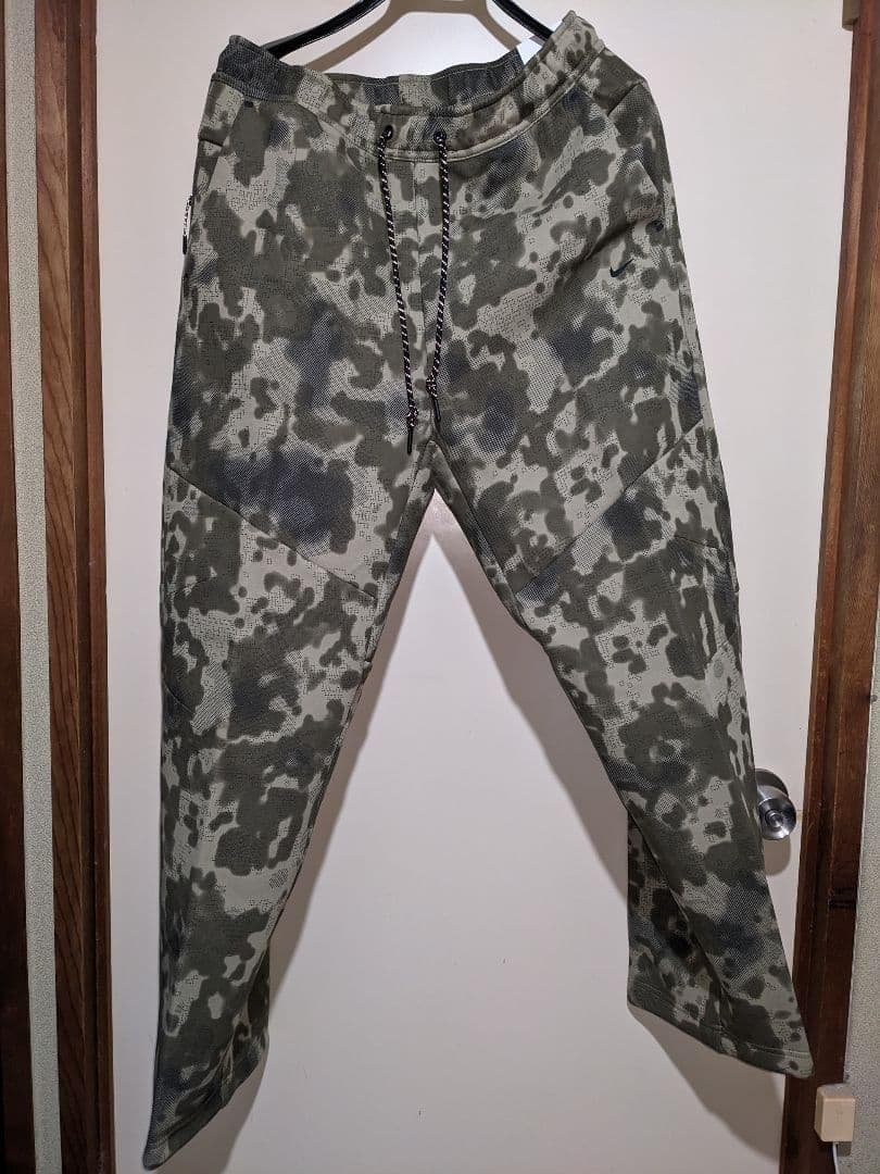 ナイキ テックフリース 上下セットアップ 迷彩柄Ｌサイズ 【新品未使用】