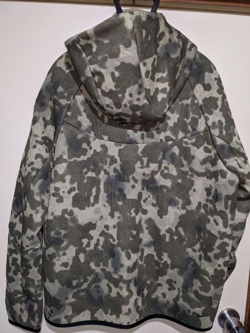ナイキ テックフリース 上下セットアップ 迷彩柄Ｌサイズ 【新品未使用】