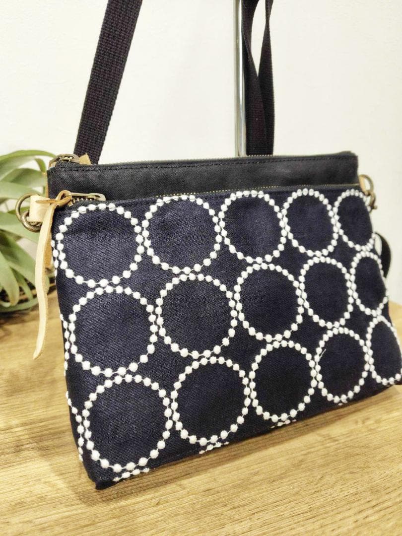 【2点おまとめ】ミナペルホネン/2025タンバリンネイビー×白/サコッシュ