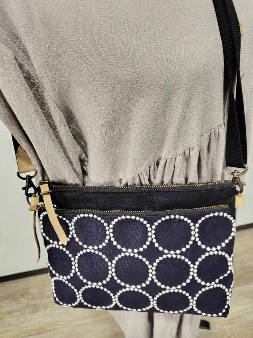 【2点おまとめ】ミナペルホネン/2025タンバリンネイビー×白/サコッシュ