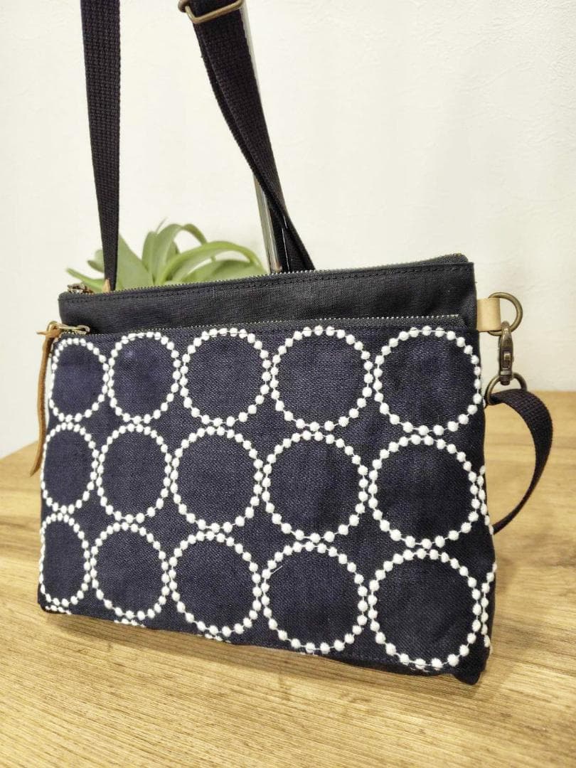 【2点おまとめ】ミナペルホネン/2025タンバリンネイビー×白/サコッシュ