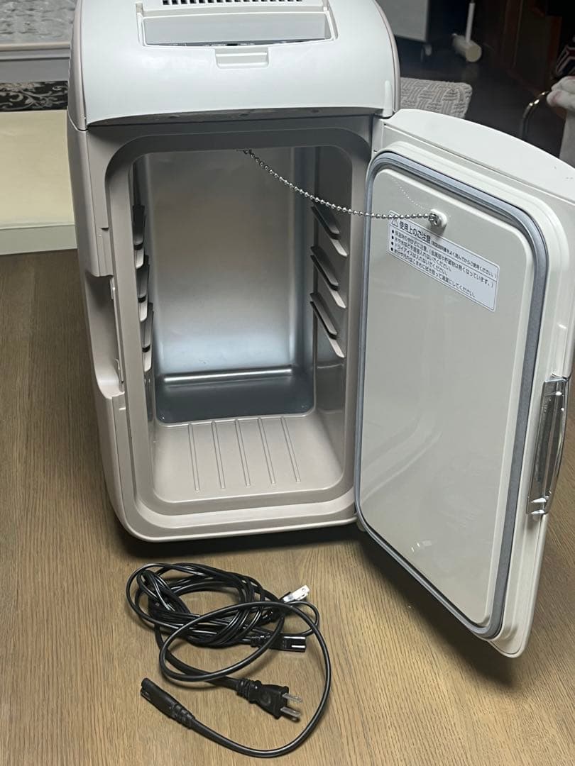 くまのプーさん　TWINBIRD ポータブル電子冷温ボックス　HR-4201型