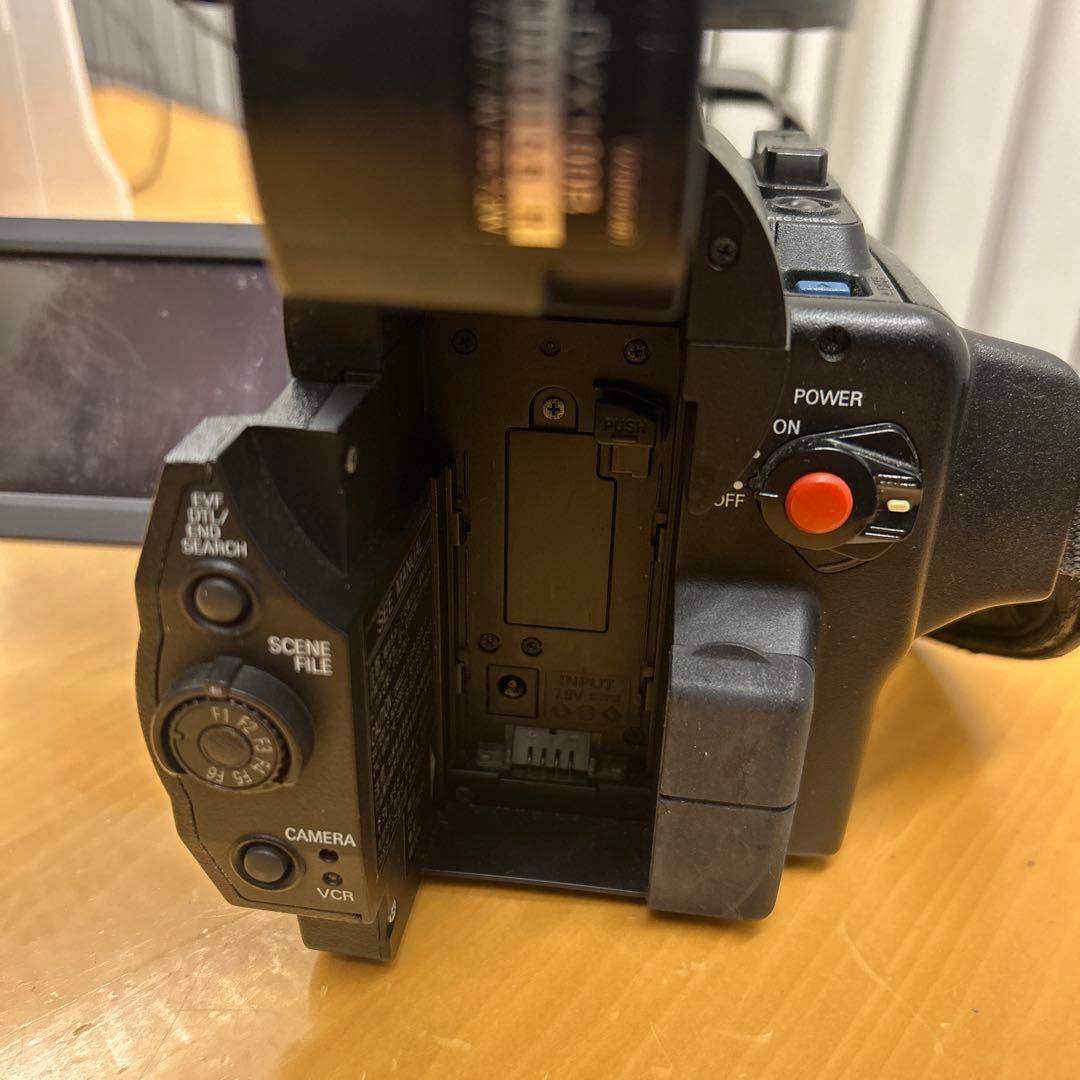 Panasonic AG-DVX100B 業務用ビデオカメラ本体（ジャンク品）