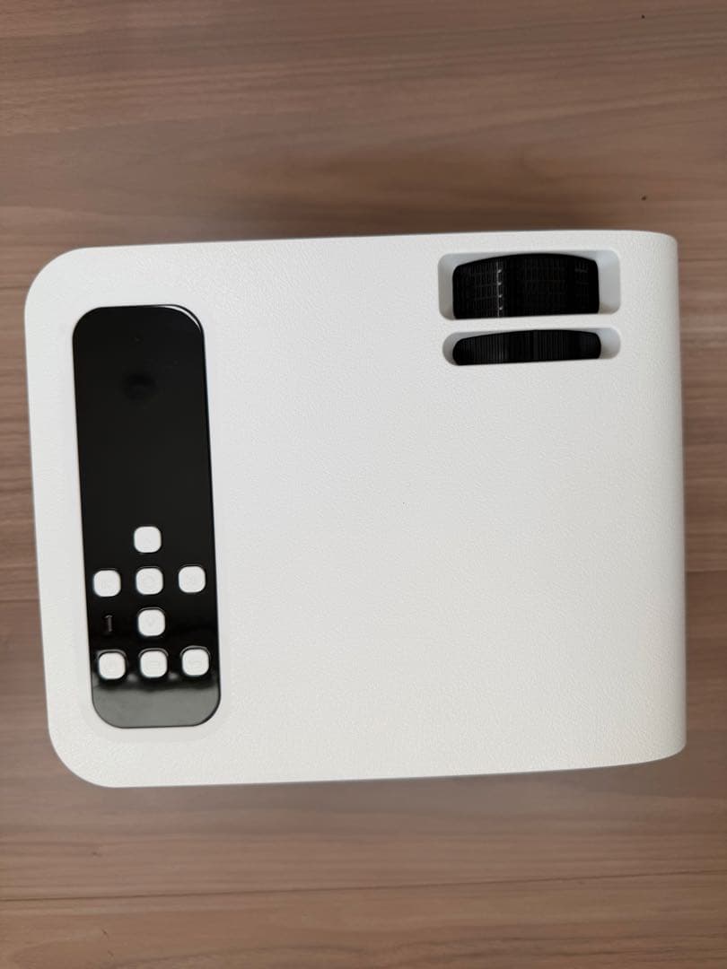 YABER ProV8プロジェクター450ANSIルーメン　スクリーンプレゼント